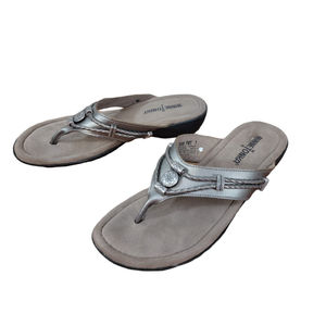 Minnetoka 70000 PWT Silver‎ Throne Thong Sandals Flip Flops Women's Shoes Size 7